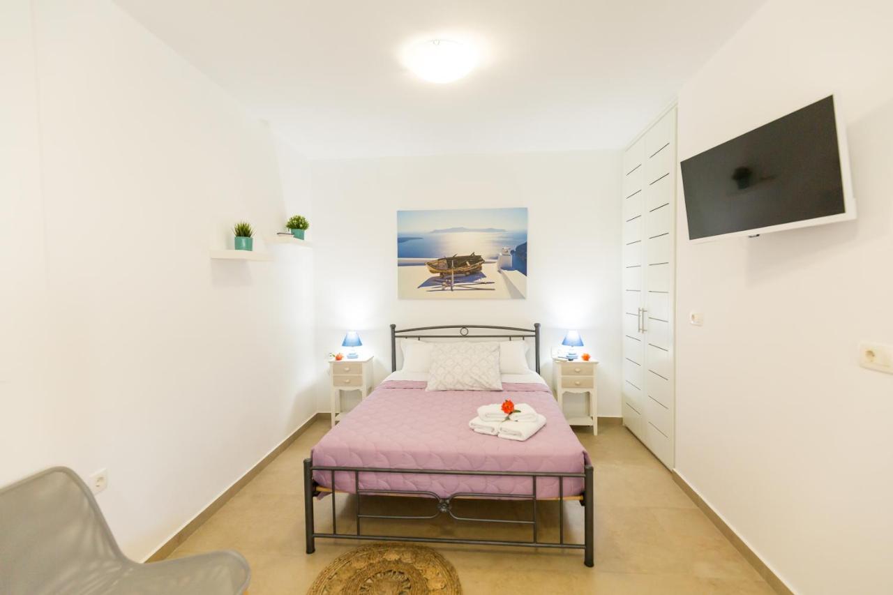 Sunrise Apartment Santorini Emporio  المظهر الخارجي الصورة